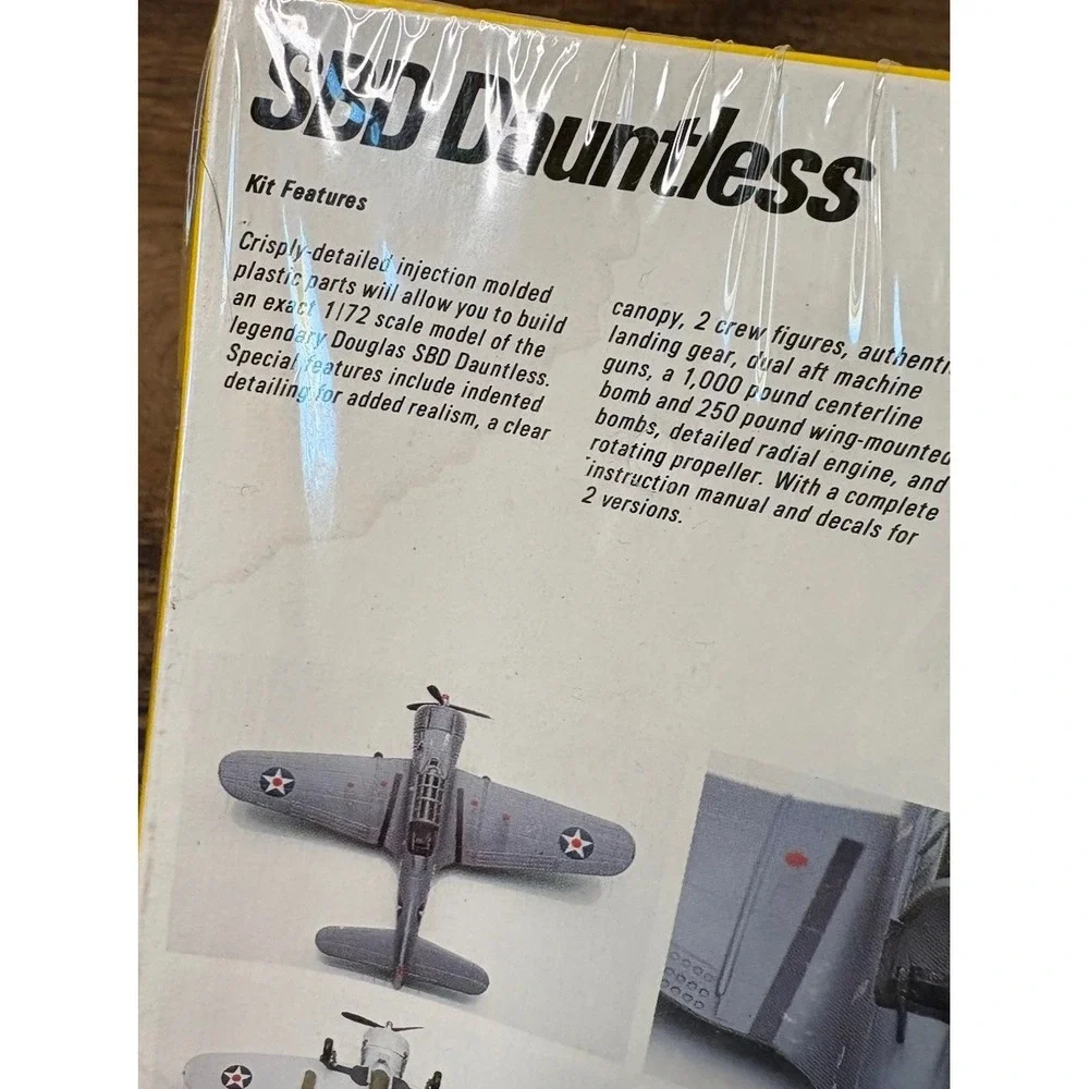 Testors Douglas SBD Dauntless 1:72 Scale Model Kit #693 SEALED